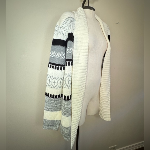 Royal & Reese Roman Open Cardigan Sweater - Picture 3 of 14